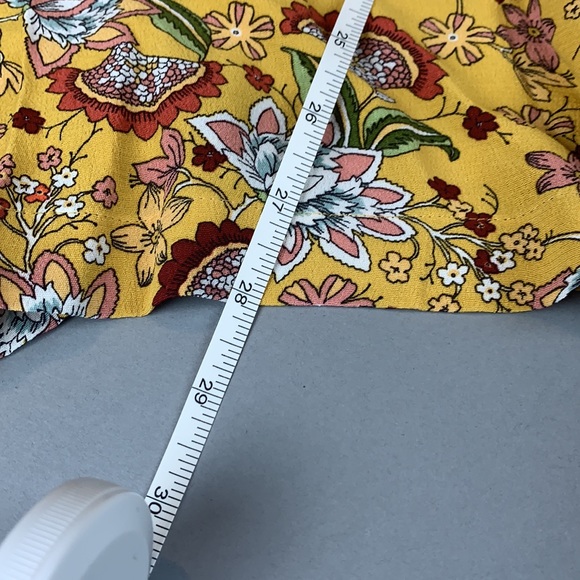 NWT Sanctuary Yellow Floral Flutter Sleeve Romper - Picture 4 of 13